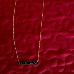Gold color “SUSAN” necklace
